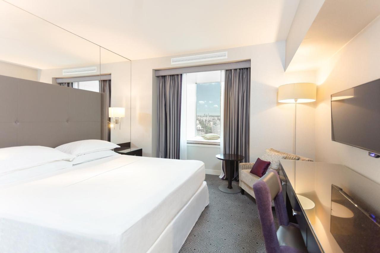 Sheraton Bucharest Hotel Exterior photo A room at the hotel