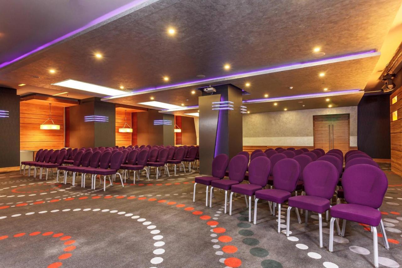 Sheraton Bucharest Hotel Exterior photo The main conference room